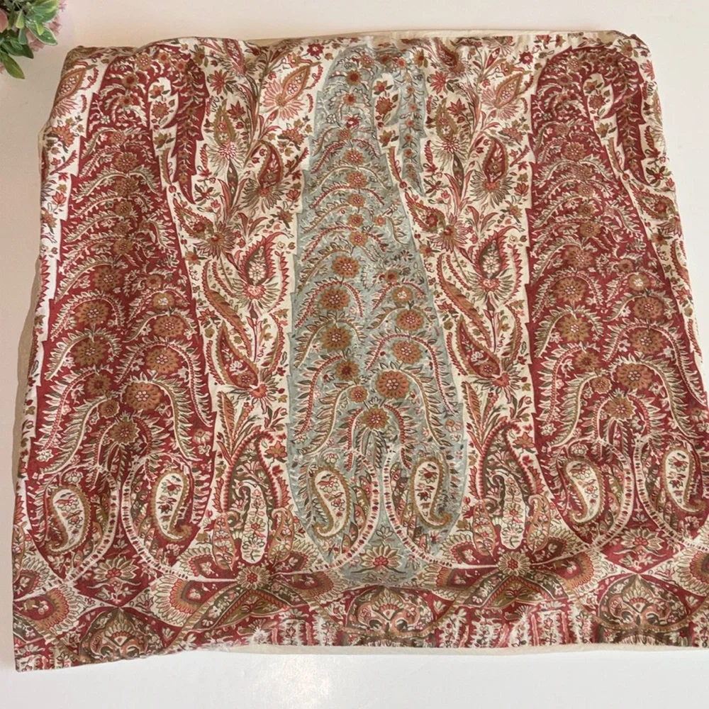 Pottery Barn FULL/QUEEN DUVET PAISLEY RED CREAM AND BLUE 2 Euro Shams